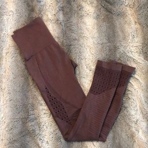 GYMSHARK LEGGINGS- Seamless Energy Purple